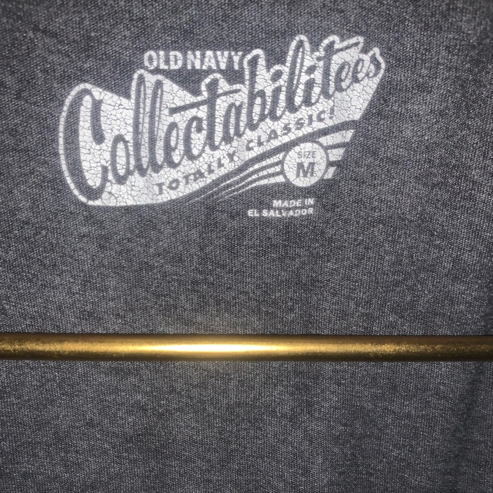 Skull graphic T-shirt Old Navy collectibles totally classic - Picture 3 of 3